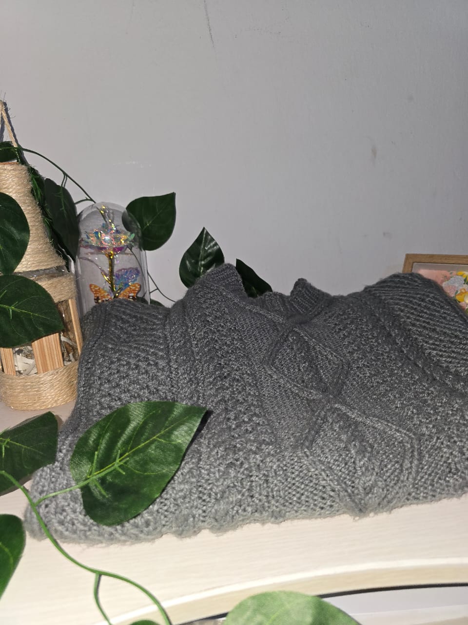 CHOMPA ANDINA GRIS DE CUELLO REDONDO – MODELO SUMAQ